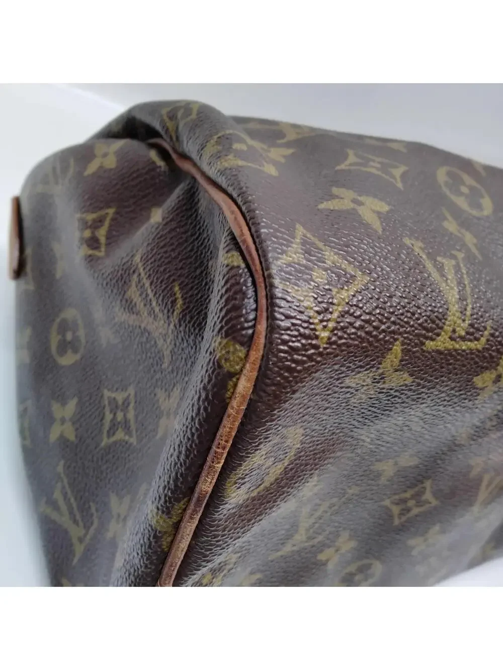 $1490 1987 Louis Vuitton Monogram Speedy 25 MI872